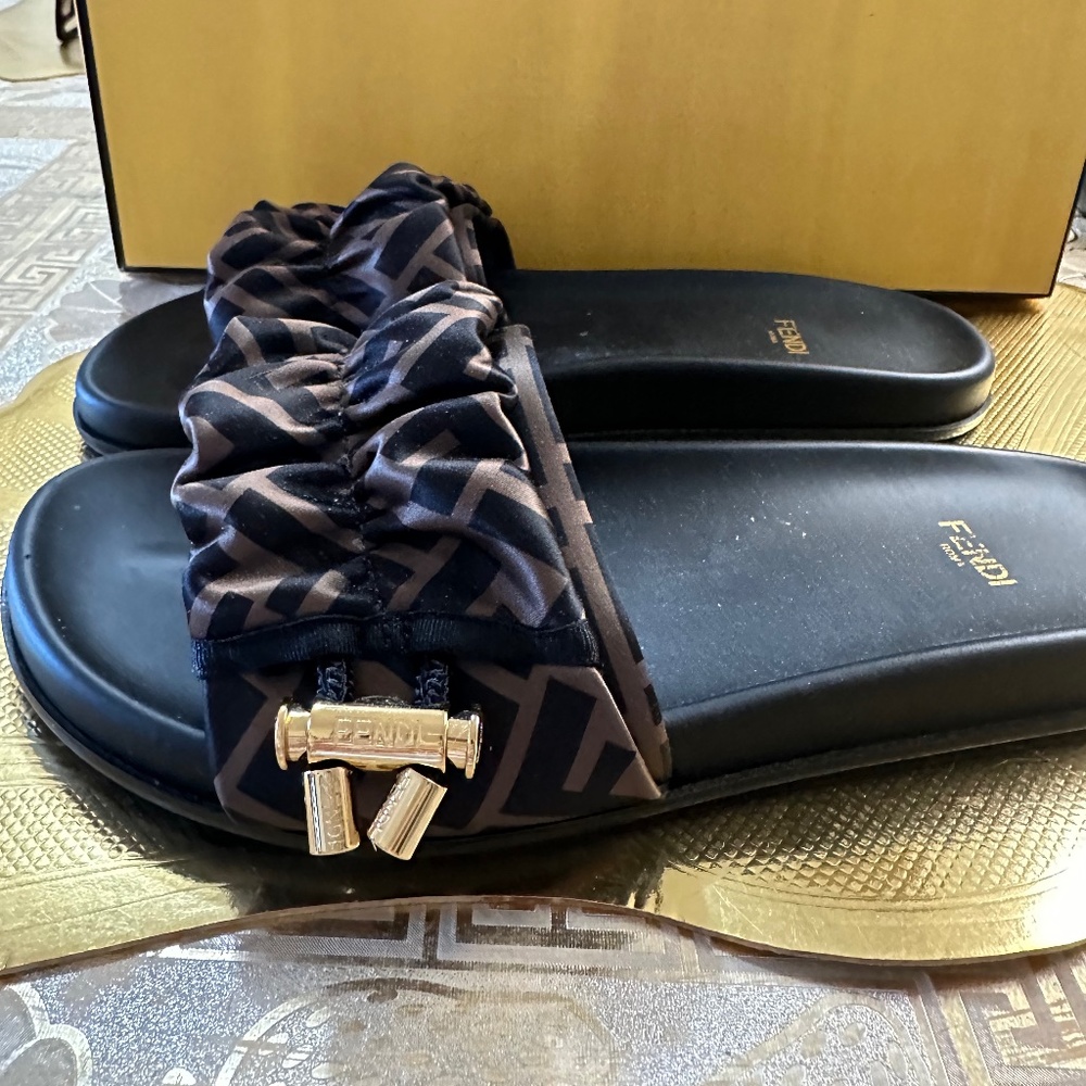 FENDI  Tabasco Nero sandals women size 39